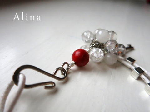 Cracked crystal quartz, white jade, red coral and white leather bracelet